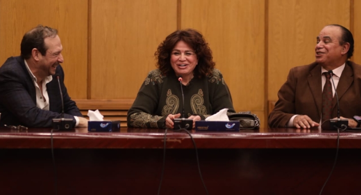 إلهام شاهين وأيمن الشيوي في ندوة مستقبل المسرح والدراما