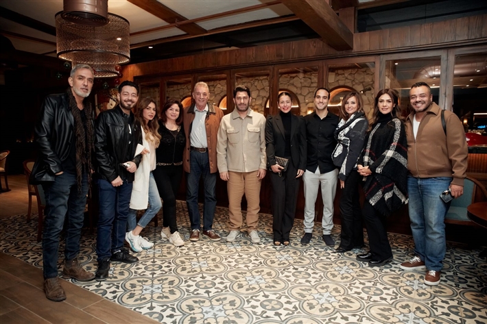 النجوم يتعاقدون على مشروع جديد للحفاظ على أرشيفهم