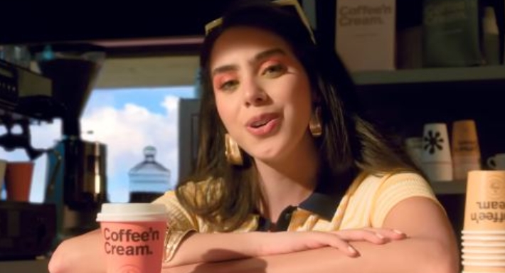 ملك الحسيني تغني دقوا الشماسي