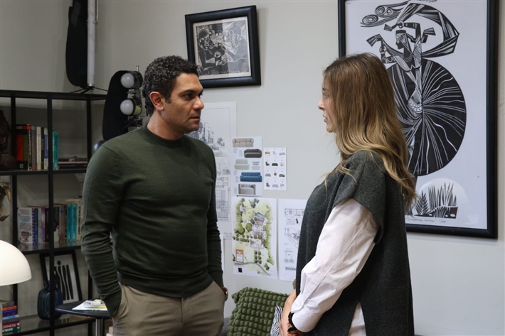 آسر ياسين وعائشة بن أحمد في بدون سابق إنذار