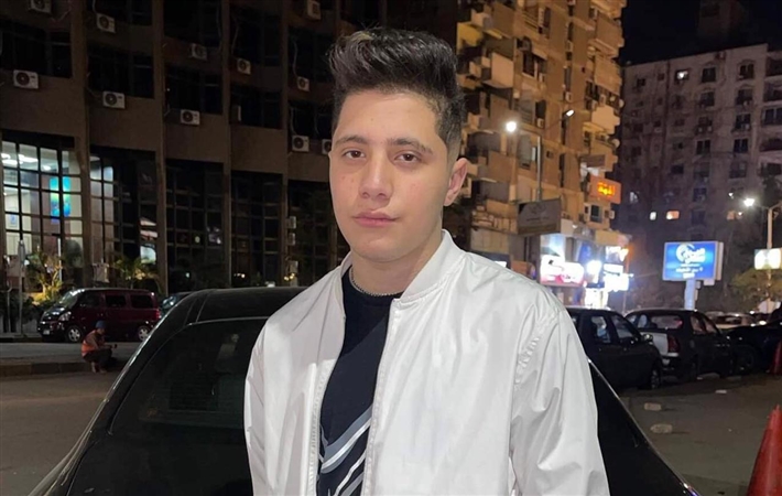 الفنان الشاب مصطفى أحمد