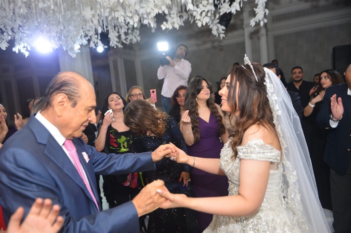 حميد الشاعري ومنى عبد الغني وخالد زكي ضمن الحضور حنان تحتفل بزواج ابنتها ألبوم في الفن