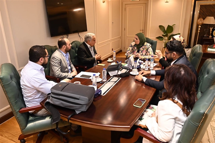 اجتماع مسئولي مهرجان الإسكندرية للفيلم القصير مع وزيرة التضامن