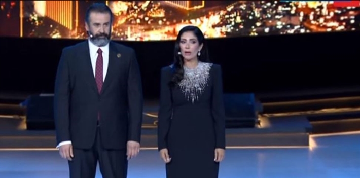 منى زكي وكريم عبد العزيز