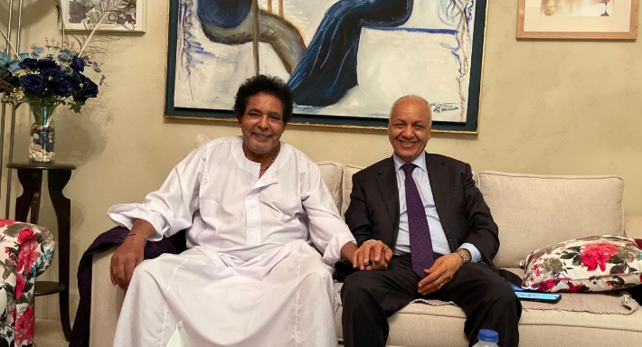 مصطفى بكري ومحمد منير