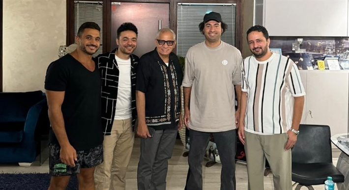 علي ربيع وأحمد السبكي مع فريق  فيلم &quot;مدرسة الصفا الثانوية&quot;