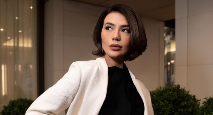 لبنى عبد العزيز