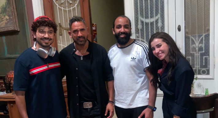 أمير كرارة مع أسرة مسلسل ديبو
