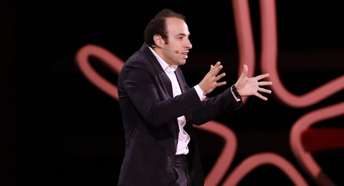 أحمد الغندور على مسرح مهرجان الجونة