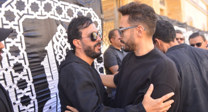 حمادة هلال في جنازة والدة أحمد عصام