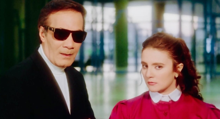 رانيا محمود ياسين ووالدها من فيلم قشر البندق