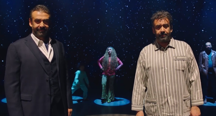 كريم عبد العزيز وهنا الزاهد وأبطال مسرحية الباشا