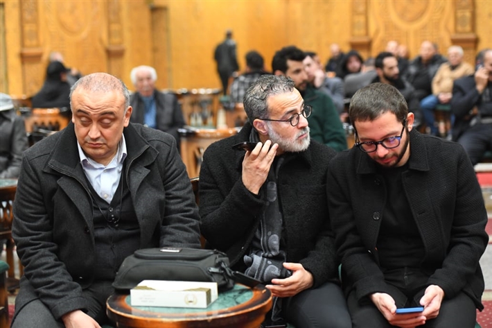 محمود الخطيب وإيمي سمير غانم ويسرا اللوزي من بينهم ... المنتج أحمد السبكي يتلقى عزاء شقيقه بحضور النجوم