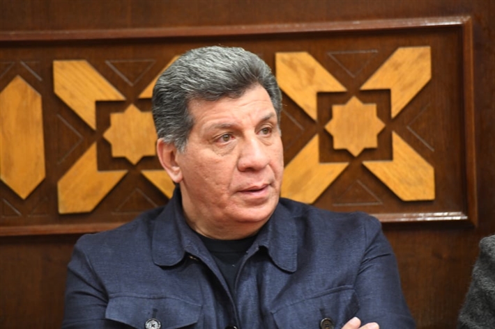 محمود الخطيب وإيمي سمير غانم ويسرا اللوزي من بينهم ... المنتج أحمد السبكي يتلقى عزاء شقيقه بحضور النجوم