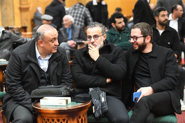 محمود الخطيب وإيمي سمير غانم ويسرا اللوزي من بينهم ... المنتج أحمد السبكي يتلقى عزاء شقيقه بحضور النجوم