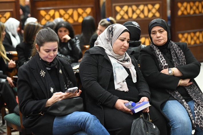 محمود الخطيب وإيمي سمير غانم ويسرا اللوزي من بينهم ... المنتج أحمد السبكي يتلقى عزاء شقيقه بحضور النجوم