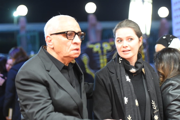 محمود الخطيب وإيمي سمير غانم ويسرا اللوزي من بينهم ... المنتج أحمد السبكي يتلقى عزاء شقيقه بحضور النجوم