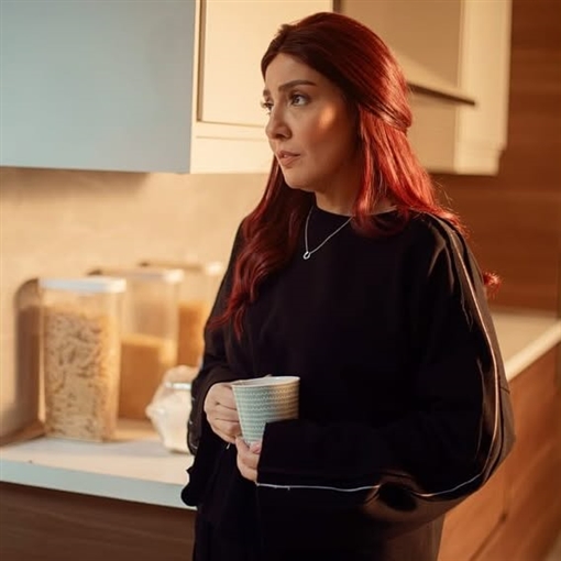 مي كساب تنشر صورها من المداح وتطمئن جمهورها: ارتاحو السنه دي مش هتدورو معايا على ابني