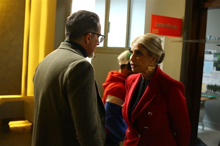 تفاصيل شخصية نبيل عيسى في أثينا 