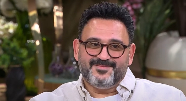 أكرم حسني يتحدث عن أغنية (تيجي نسيب)