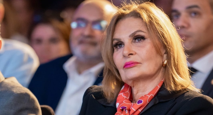 يسرا في قمة صوت مصر