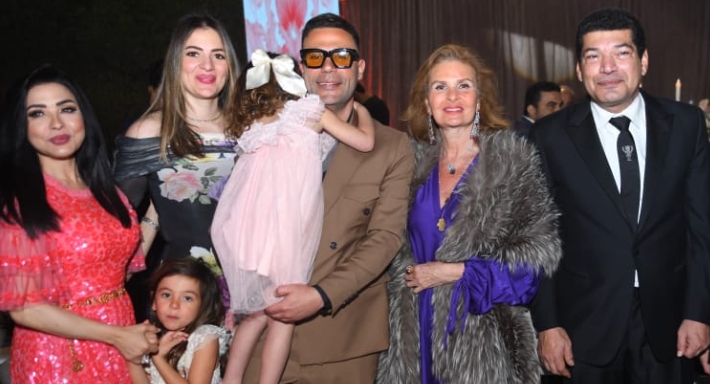 باسم سمرة ويسرا ومحمد إمام وزوجته وبناتهما وسهير جودة