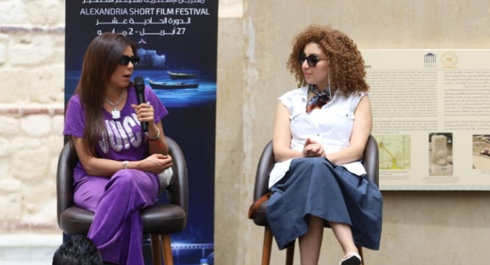 ناهد السباعي وكوثر يونس في ندوة دور المرأة في الفن