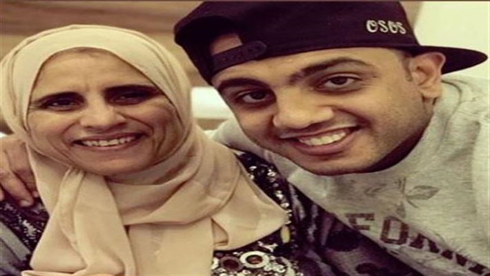 محمد أسامة ووالدته