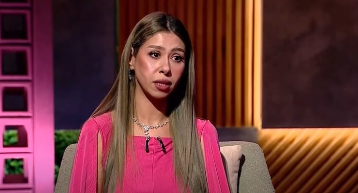 المطربة إيناس عز الدين