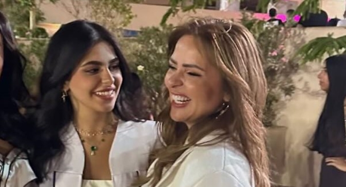 مها الصغير وابنتها نادية