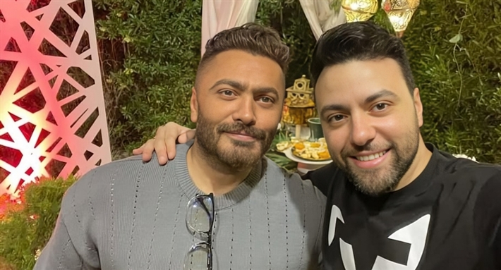 مدين مع تامر حسني وتعاون في العديد من الأعمال الناجحة