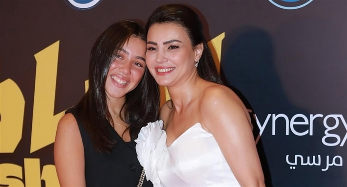 دينا فؤاد وابنتها زينة