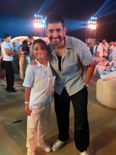 علي البيلي مع كريم محمود عبد العزيز ومحمد شاهين وهنا الزاهد والنجوم في حفل mbc بالساحل الشمالي