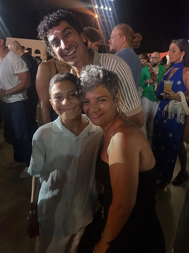 علي البيلي مع كريم محمود عبد العزيز ومحمد شاهين وهنا الزاهد والنجوم في حفل mbc بالساحل الشمالي