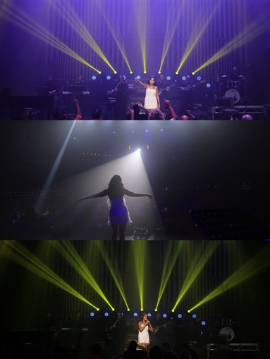  شرطة_الموضة: روبي بفستان أبيض قصير لامع مزين بشراشيب من Retrof te سعره 34 ألف جنيه