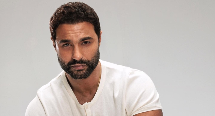 فيديو - كريم فهمي ينفي اعتذاره عن عدم المشاركة في مسلسل ياسمين عبد العزيز لرمضان 2026: أتمنى وأتشرف إني أشتغل معاها