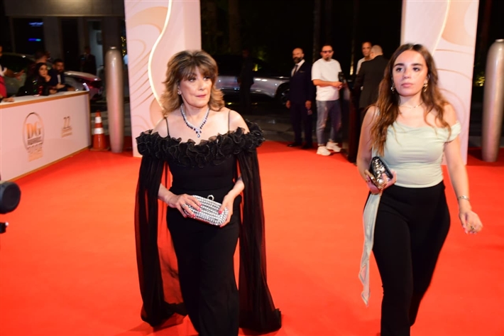 أمينة خليل وريهام عبد الغفور وحنان مطاوع ونيكول سابا ومحمد شاهين من بينهم ... نجوم الفن في حفل توزيع جوائز دير جيست 2025