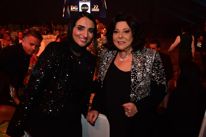 أحمد سعد يرفع علم فلسطين ... ومحمد سعد والسقا وأحمد رزق والنجوم يتألقون في حفل توزيع جوائز دير جيست 