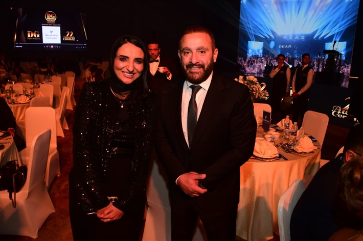 أحمد سعد يرفع علم فلسطين ... ومحمد سعد والسقا وأحمد رزق والنجوم يتألقون في حفل توزيع جوائز دير جيست 