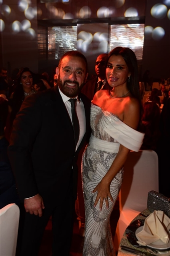 أحمد سعد يرفع علم فلسطين ... ومحمد سعد والسقا وأحمد رزق والنجوم يتألقون في حفل توزيع جوائز دير جيست 