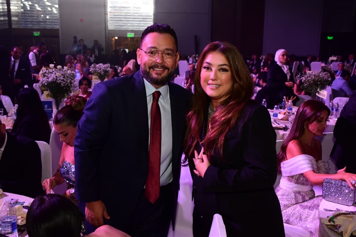 أحمد سعد يرفع علم فلسطين ... ومحمد سعد والسقا وأحمد رزق والنجوم يتألقون في حفل توزيع جوائز دير جيست 