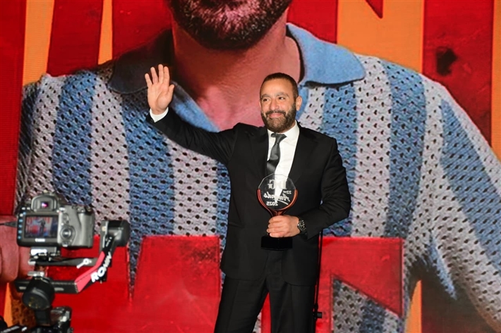 أحمد السقا يطمئن جمهوره على حالته بعد تعرضه لحادث: ويخلق الله من المحن منحا