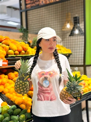 عبير صبري بإطلالة كاجوال وحقيبة من Louis Vuitton في رحلة للتسوق من أجل الدايت