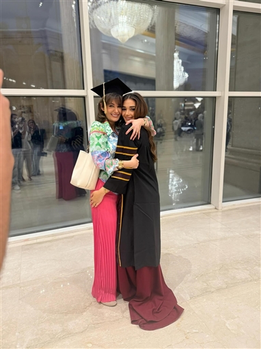 20 صورة من حفل تخرج ملك وليلى أحمد زاهر