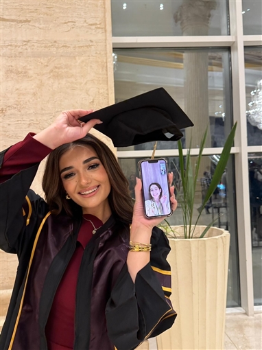 20 صورة من حفل تخرج ملك وليلى أحمد زاهر