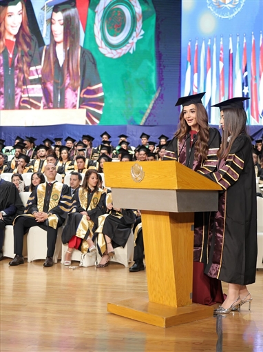 20 صورة من حفل تخرج ملك وليلى أحمد زاهر