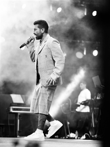 أحمد سعد وأصالة يشعلان أجواء الاحتفال باليوم الوطني السعودي في مراسي