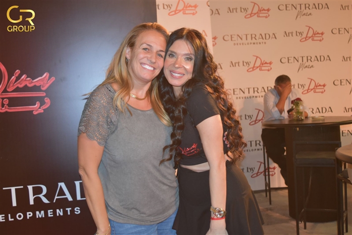 إلهام شاهين وبسمة وبوسي شلبي من بينهم وظهور نادر لابنها النجوم يحتفلون مع دينا بافتتاح مدرسة الرقص