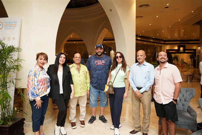 وصول النجوم نيرمين الفقي ومحمد ممدوح وعبير صبري إلى الغردقة للمشاركة في النسخة الثالثة لمهرجان الغردقة لسينما الشباب