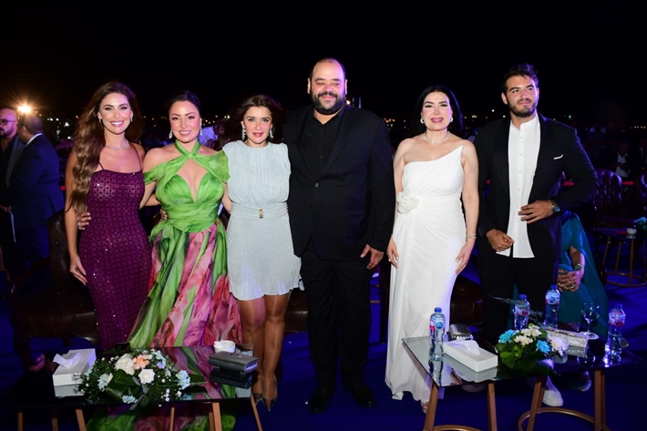 تكريم غادة عادل ومحمد ممدوح ونيكول سابا بحضور النجوم في حفل افتتاح مهرجان الغردقة لسينما الشباب